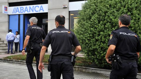 Atraco oficina Abanca en A Grela