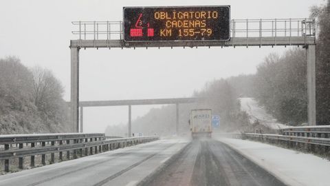 Problemas por la nieve en la A-52