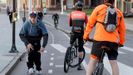 Ciclistas en el Muro de Gij�n