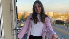 La ourensana Ana Alonso desde el balc�n de su piso en Varsovia