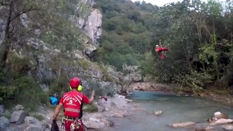 Rescate en el r�o Dobra. SEPA