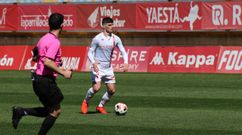 Eric Montes, de blanco, en un partido de esta temporada con la Cultural