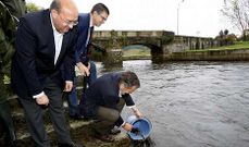 Agust�n Hern�ndez particip� en la suelta junto al alcalde, Jos� Luis fondo, y el parlamentario carball�s Aurelio N��ez Centeno.