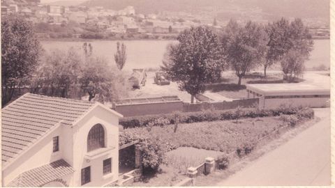 Construcci�n de la piscina de Xuvia