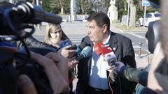 Isaam Algnam Azaam, exalcalde de Muras, frente a la Audiencia de Lugo en el a�o 2014.