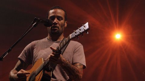 Ben Harper durante un concierto en Santiago en el a&ntilde;o 2010