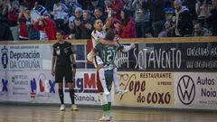 Douglas y Peixe celebran el primer gol del Portus ante el Ribera Navarra.