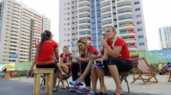 Atletas montenegrinas en la villa ol�mpica
