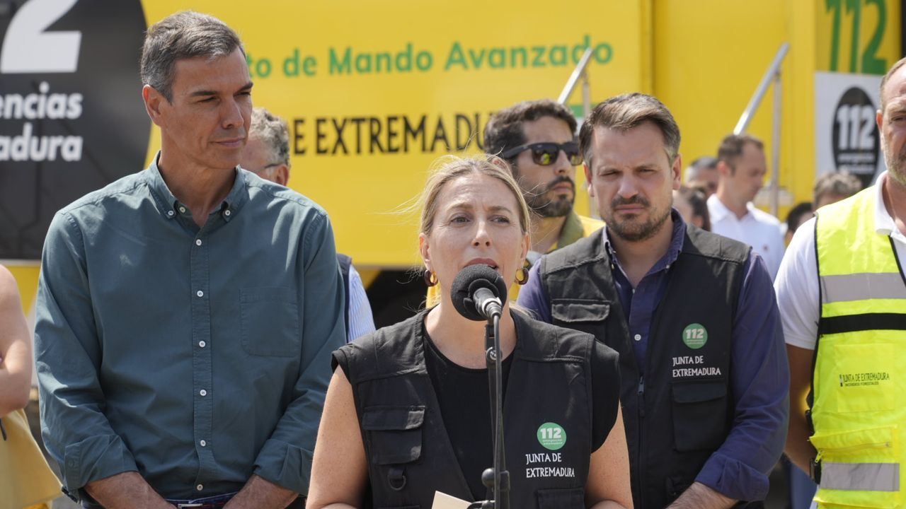 La presidenta extremeña, María Guardiola, agradece la ayuda de «Checoslovaquia» 33 años después de su desaparición como país