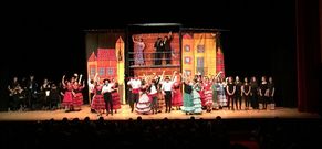 Una escena de �Un musical de cine� dedicada a la pel�cula �Bienvenido, M�ster Marshall�.