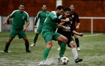 Imagen del partido entre el Zas y el Coristanco, con triunfo local por la m�nima (1-0).