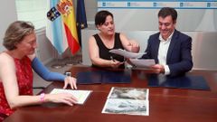 La alcaldesa, Yolanda J�come, y el conselleiro de Cultura, Rom�n Rodr�guez, firmaron el convenio de colaboraci�n