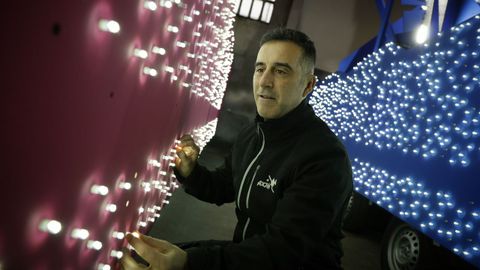 Antonio Y��ez, gerente de Axi�a Servicios Deportivos, empresa que hace las carrozas de la cabalgata. 