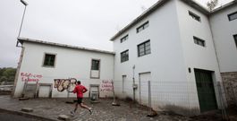 Las instalaciones de la Fábrica da Luz llevan años abandonadas y son objeto de constantes destrozos. 