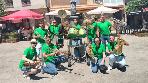 Los miembros de la charanga Aquicoria