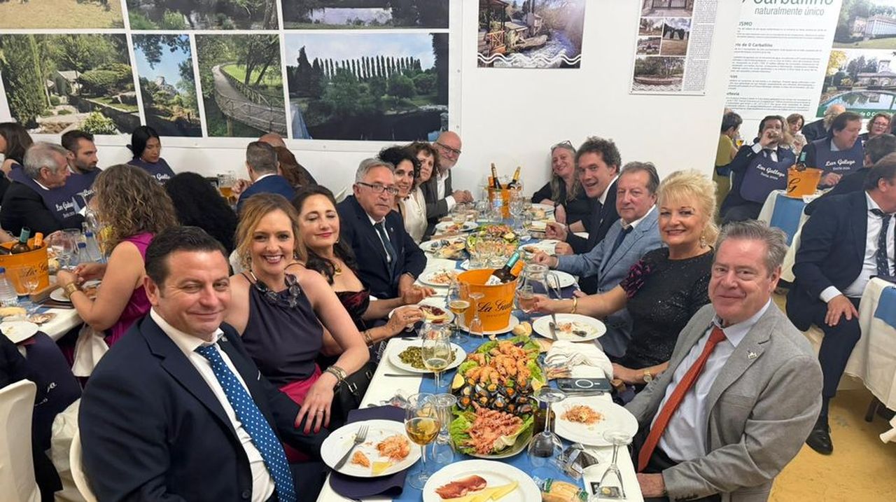 La caseta del Lar Gallego de Sevilla en la Feria de Abril está dedicada a O Carballiño