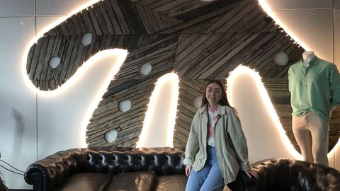 Sara Olmo realiza las prácticas en la firma coruñesa El Pulpo