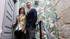 Bel�n Pereira y su marido Toni Ianza, en uno de sus apartamentos tur�sticos