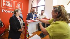 Iv�n Puentes, en el centro, este viernes presentando su candidatura en el partido para optar a la alcald�a de Pontevedra en el 2027