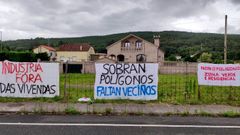 Os veci�os afectados de Pontecesures criticaron a retirada onte das s�as pancartas en contra do futuro pol�gono industrial que distribuiran a comezos de semana