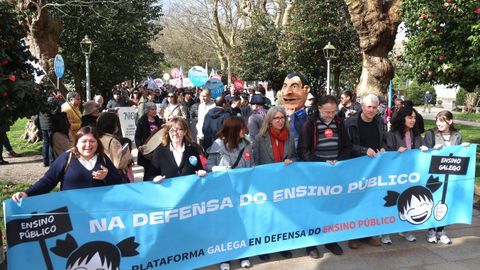 Manifestaci�n convocada por la Plataforma Galega en Defensa do Ensino P�blico.La marcha parti� de la Alameda compostelana, hasta llegar a Prater�as