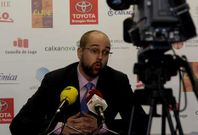 Javier G�mez ofreci� ayer una rueda de prensa en el Pazo en la que no compareci� Antonio Veiga.