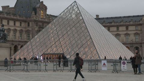 Vista del Museo del Louvre.