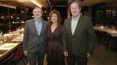 Joaqun Mosquera, Mara Jos Martnez Sapia y Javier Prez Fontnen la despedida organizada por su jubilacin despus de una larga y exitosa carrera profesional como radilogos del Chuac.