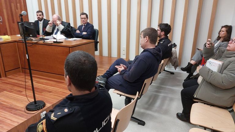 Juicio por acoso a jueces, abogados y fiscales celebrado en Vigo hoy