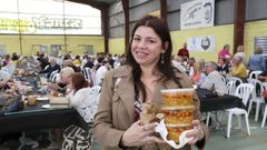Muchas ferrolanas y ferrolanos se llevaron callos desde la fiesta a sus casas.
