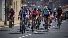 El pelot�n femenino del Campeonato Galego en ruta