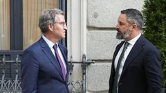 El presidente del PP, Alberto N��ez Feijoo, y el l�der de Vox, Santiago Abascal.