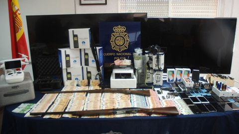 Entre el material incautado se hall� un dron de �ltima generaci�n, un radar, un malet�n inhibidor de frecuencias y numerosos equipos de transmisi�n