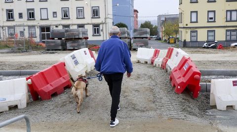 Itinerario peatonal que permite cruzar las obras entre O Bertn y las Viviendas de Bazn.