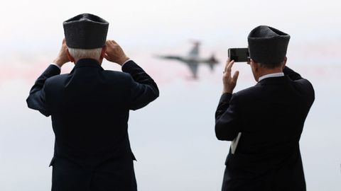 Militares turcos presencian unas maniobras