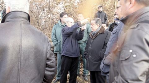 En noviembre del 2011 tuvo lugar la reconstruccin de los hechos y Jos Luis Lamelas (en el centro, esposado) regres al lugar en donde haba depositado la bolsa 