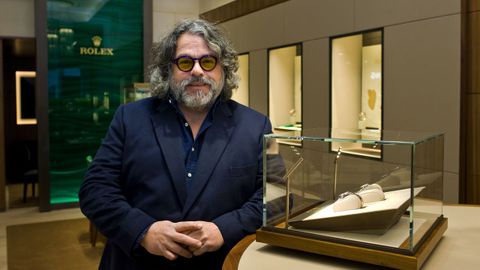 Tono Carabel, copropietario de la joyería Jael de la calle Compostela, en A Coruña