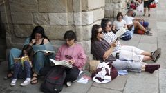 El Obradoiro se transform� por una hora en una gran sala para compartir lectura