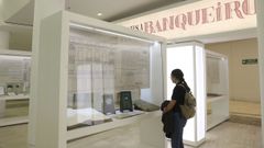 Na exposici�n figura o plano do primeiro edificio constru�do en Galicia ex profeso para ser sede dunha entidade financieira. Est� situado na Praza de Cervantes