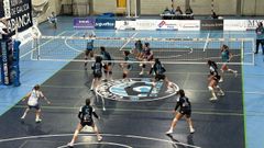 Pelea a uno y otro lado de la red de O Pompeo