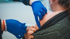 M�s de 465.000 espa�oles han recibido ya su dosis de refuerzo contra el covid