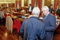 El Consello de Goberno pide m�s informes para las fusiones. 