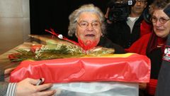 Entrega a las familias de los restos de los fusilados Castor Cordal y Ramiro Barreiro (Cambados, 2010).