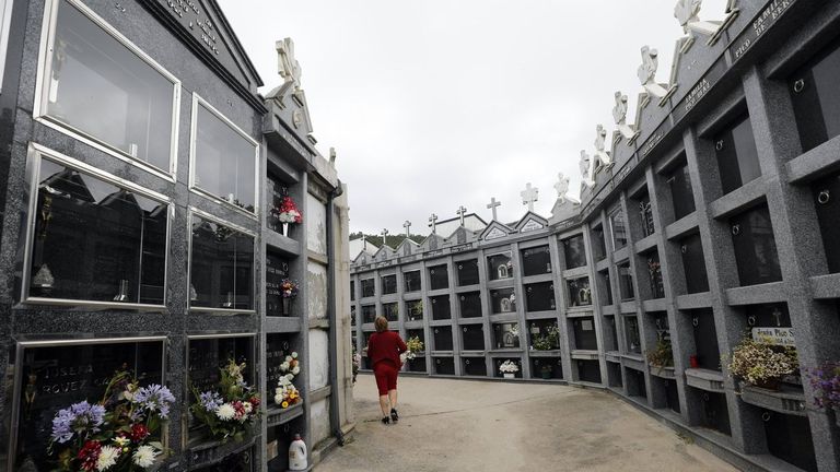 Desde O Vencello lamentan que el Gobierno local no informe del proceso de regularizaci�n del cementerio municipal de A Pu�da