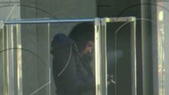 Cargos de la CUP y Podemos subi�ndose a un�avi�n fletado por Maduro