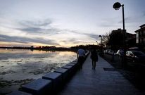 Imagen que presentaba el domingo el paseo mar�timo en Ribeira de Fefi��ns .
