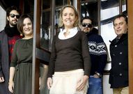 Fern�ndez-Vald�s, en el centro, con el equipo de Bamb�. 