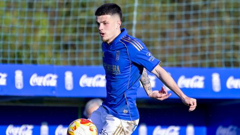 Adri Fern�ndez, en un partido del Vetusta