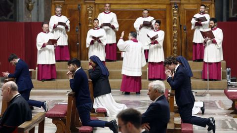 La baslica de San Pedro cerr sus puertas a pesar de ser Semana Santa