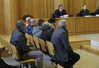 En la imagen aparecen los procesados en el banquillo de la Audiencia Provincial. 